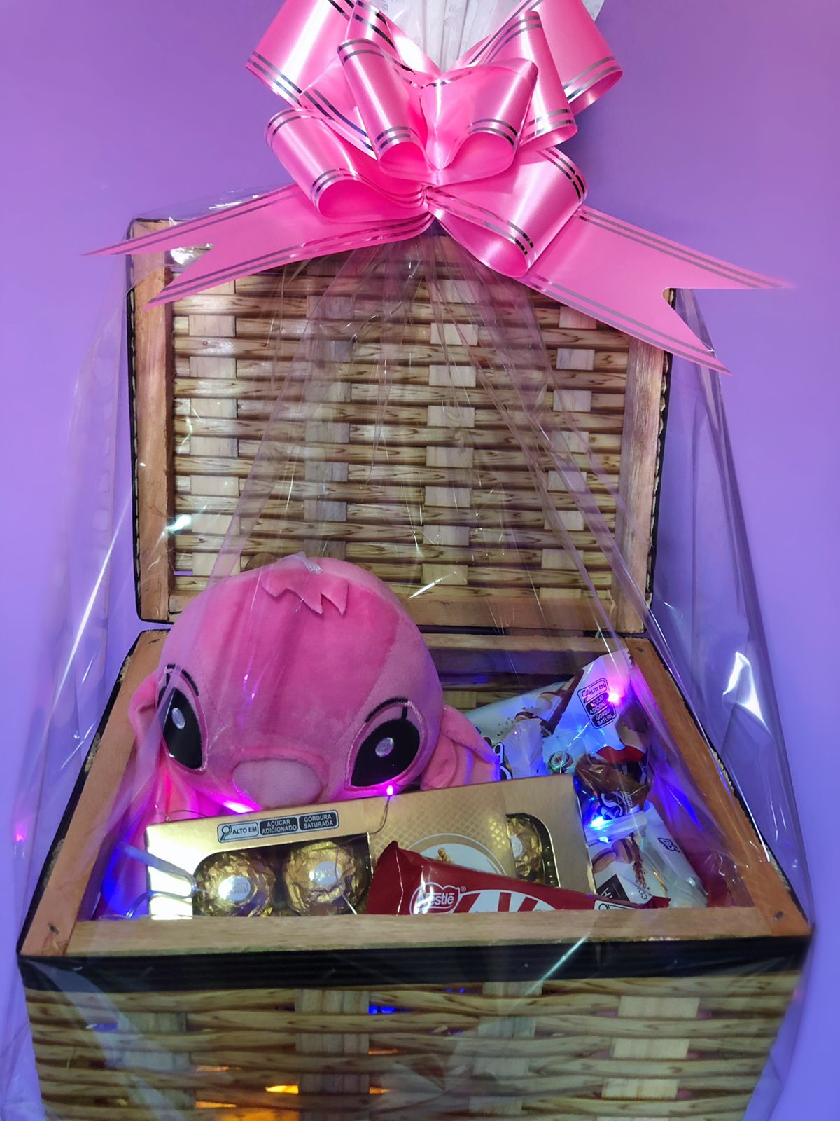 Baú Stitch com Chocolates & Luzes - Imagem 2