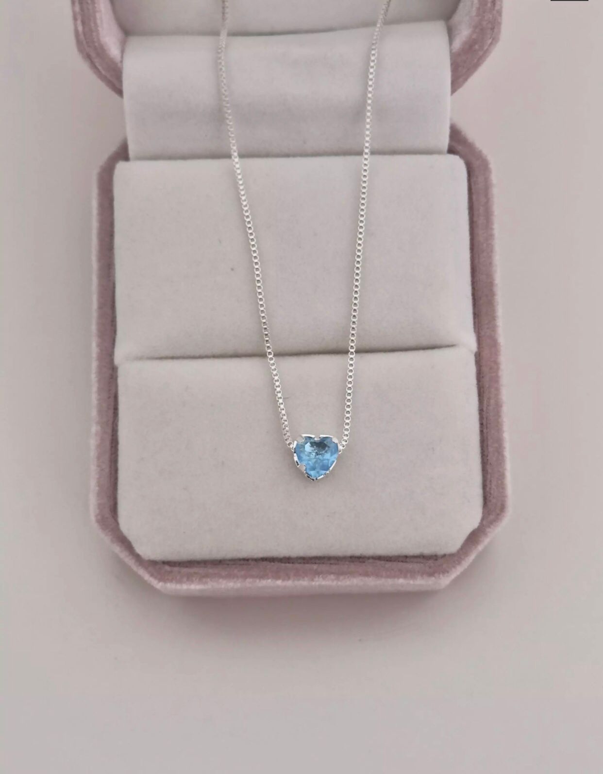 Colar ponto de luz coração 6mm Azul