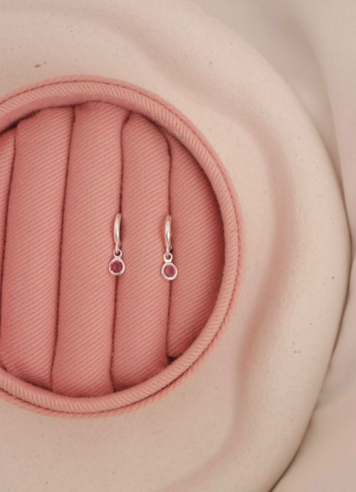 Mini argolinha click ponto de luz rosa - Prata