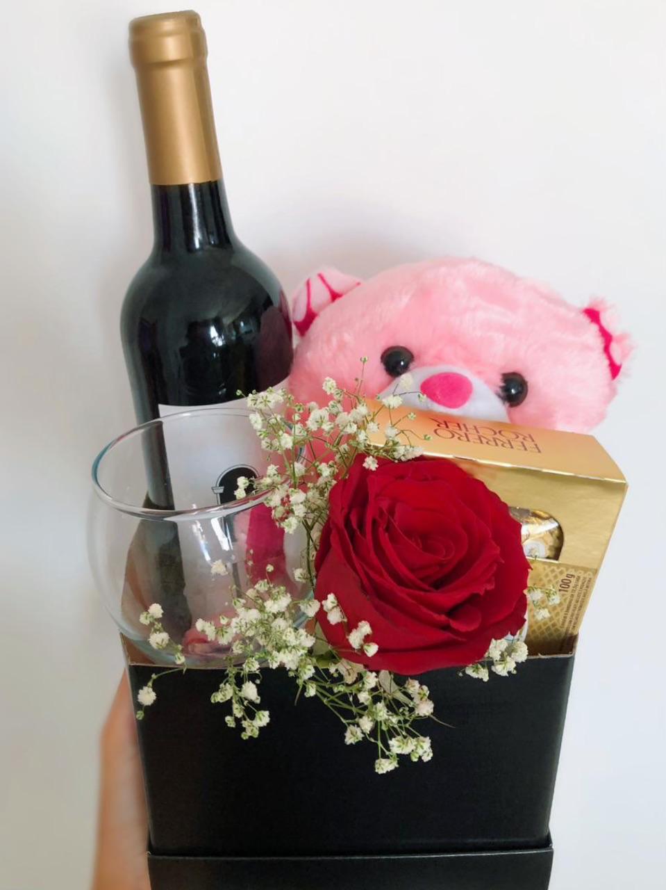 Cesta Romântica com Vinho