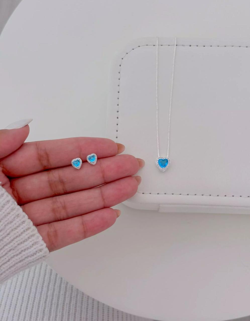 Conjunto coração cravejado azul